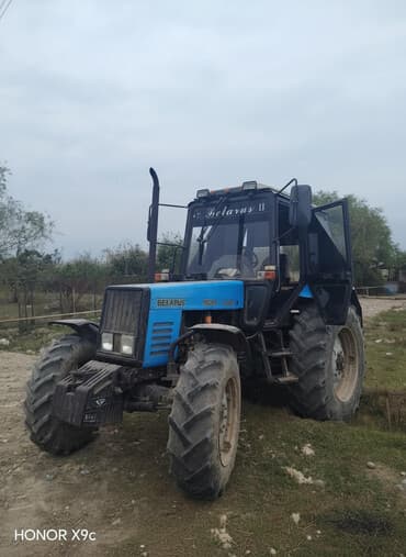 Belarus MTZ 1025.2 təkərli traktor - 4x4 (ön dartı) aqreqatlara uyğun