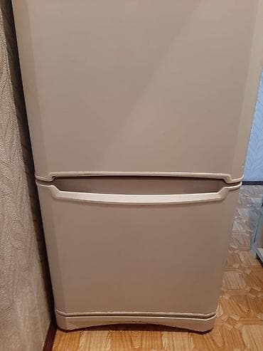 mini soyuducu: İşlənmiş 2 qapılı Indesit Soyuducu Satılır, rəng - Ağ — 1