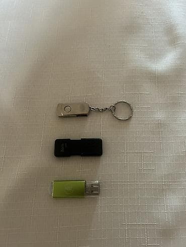 USB yaddaş flaşkartları və adapterlər dəsti Məhsul tərkibi: - 3 ədəd