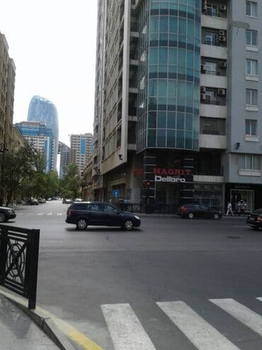 9 ci mikrorayon satilan evler: 4 otaqlı, Yeni tikili, m. 28 may, 250 kv. m — 6