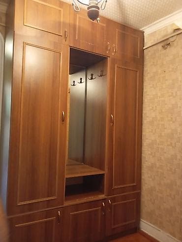skafi: İşlənmiş, 6 qapı, Güzgülü, Qəhvəyi, Açılan, Düz dolab — 2