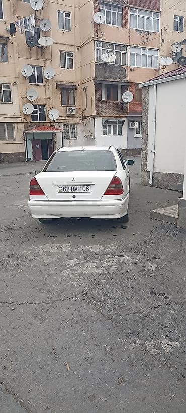 passat b5 turbo: Mercedes-Benz C-Class: 1.8 l | 1996 il Sedan — 3