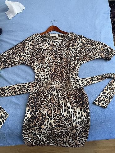 qara köynək: Qadın geyim dəsti – 4 fərqli model 1) Mavi-ağ çiçək naxışlı yay — 4