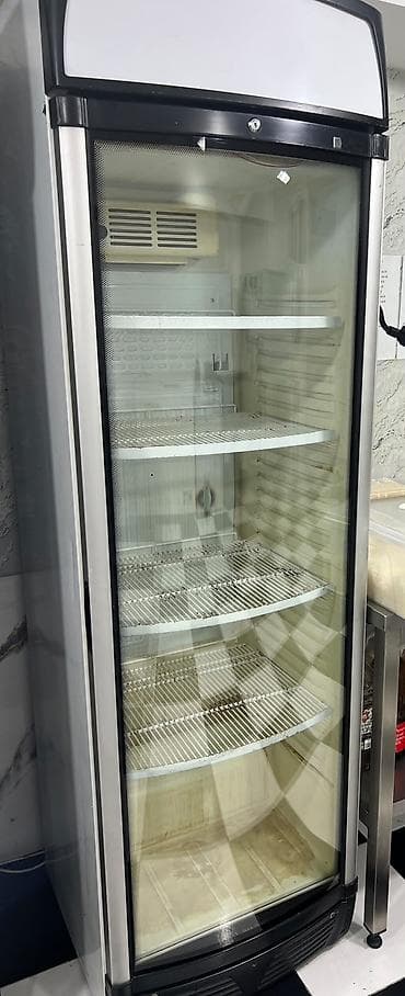 2 metrlik su vitrini 330 Azn satılır. Tam işlək vəziyyətdədir. Ünvan