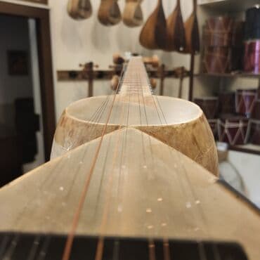 qara tut: Cövdə:Tut ağacı Qol:Qoz ağacı Uzunluq:79 sm Dərinlik:13 sm — 2