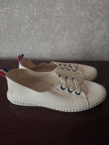 женские кроссовки mizuno: Размер: 37, цвет - Белый, Б/у — 2