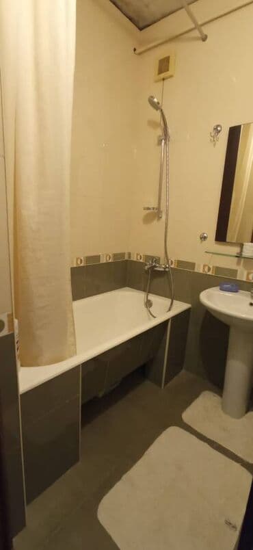 evler bineqedide: Bakıxanov qəsəbəsi, Kaspi Bakıxanov təhsil mərkəzinin yanında,3 — 2