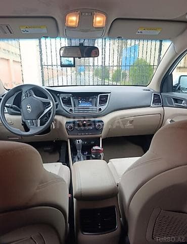 Hyundai Tucson: 1.6 l | Krossover — 8