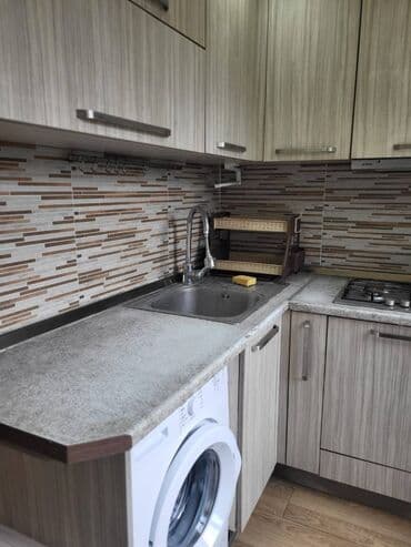 ev kirayesi bakida: Yasamal rayonu,İnşaatçılar metrosunun 2dəqiqəliyində 5mərtəbəli — 13