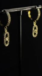 oğlan sepləri: Qadın bəzək dəstləri və aksesuarları 1) Qızıl rəngli zəncir üzərində — 27