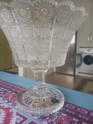 uzerlik qabi: Tom Bohemia kəsmə kristal ayaqlı meyvə/gül qabı - Material: 24% — 2