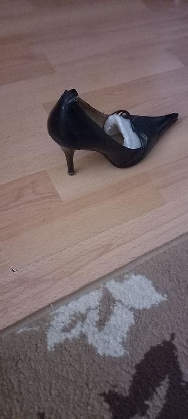 krosovka ayaqqabı: Tuflilər, Ölçü: 37, rəng - Qara, İşlənmiş — 2