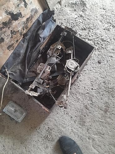 hyundai santa fe: Avtomobil üçün ehtiyat hissələri dəsti

vaz 09. 099 08 015
- 
- — 5