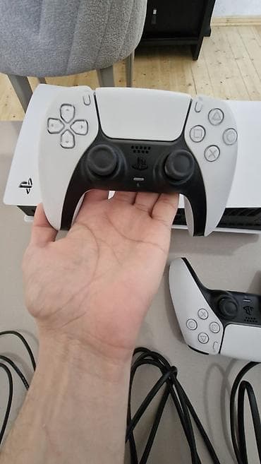 pes 2022 mobile: PlayStation 5 (Disk sürücülü versiya) oyun konsolu Xüsusiyyətlər: - — 5