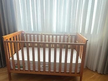 Oğlan və qız üçün, Dördbucaq, Beşik, Dəst ilə, Matras ilə, Yellənmə mexanizmsiz