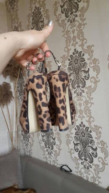 женские пляжные шлепанцы: Размер: 37, Б/у — 4