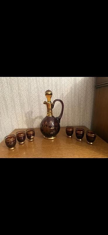 Büllur likör dəsti - Tərkib: 1 ədəd qrafin (proboçkalı) və 6 ədəd