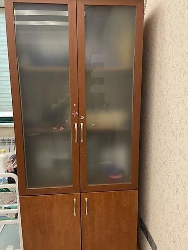 taxta: Ofis mebelləri dəsti Tərkib: - İş masası: klassik düzbucaqlı forma — 1