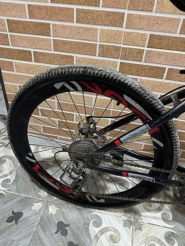 velo mtb: SAFT markalı dağ velosipedi. Qara rəngli çərçivə üzərində boz və — 7