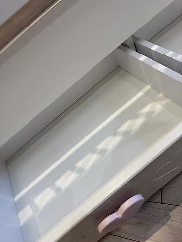 uşağ mebeli: Qız üçün, İşlənmiş, Dördbucaq, Beşik, Dəstsiz, Matras ilə, Yellənmə mexanizm ilə — 4