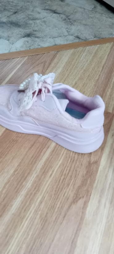 Rəng - Çəhrayı Krossovkalar, Ölçü: 34, Qız üçün