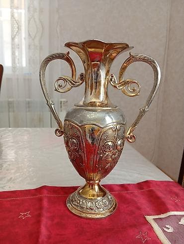 güldanda gül: Bir vaza, Metal — 1