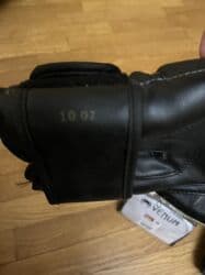 kik boks: Məhsul: Venum Contender boks əlcəkləri – 10 oz Xüsusiyyətlər: - — 8