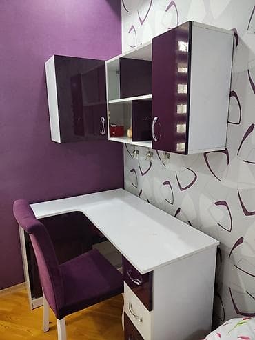 Oğlan və qız üçün, Yazı masası — 4