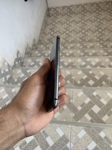 redmi note 8: IPhone SE 2020, Qara, Barmaq izi — 4