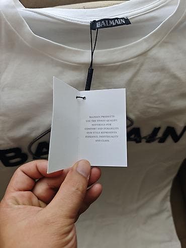 Balmain kişi T‑şörtü
новая вещь с Европы — 2