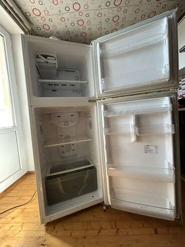 cinar xaladelnik: 2 qapılı Samsung Soyuducu Satılır, rəng - Ağ, Təkərli — 4