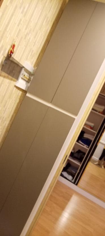 Digər mebel: Hamam şkafı membrandi materiali hündürlük 2.40 m eni 0.53 m derinlik — 1