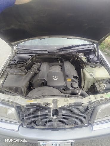 Mercedes-Benz S-Class: 2.4 l | 1997 il Sedan — 7