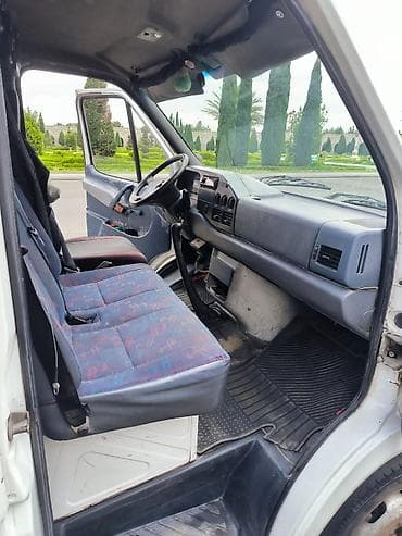 sprinter 646: Mercedes-Benz Sprinter: 2.9 l | 1999 il — 4
