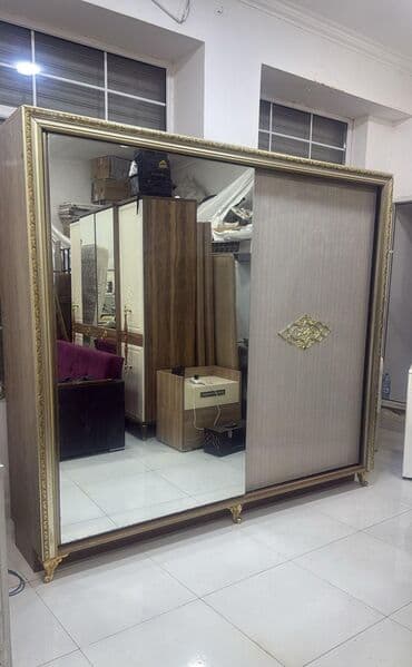 Qarderob, paltar dolabı — 1