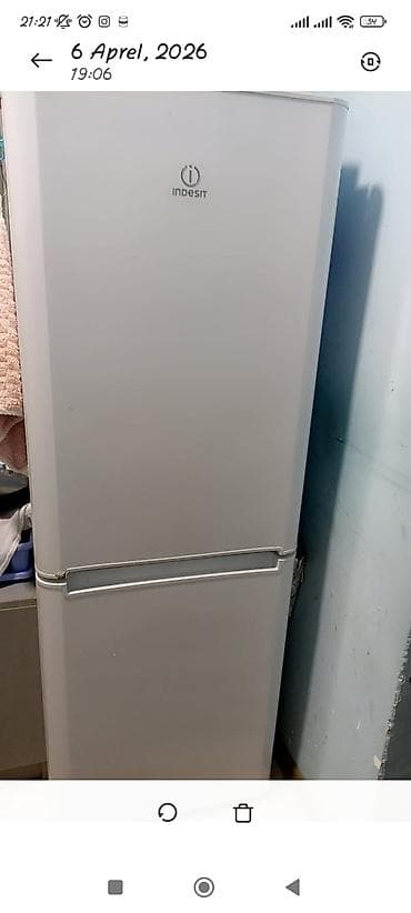 2 qapılı Indesit Soyuducu Satılır, rəng - Ağ