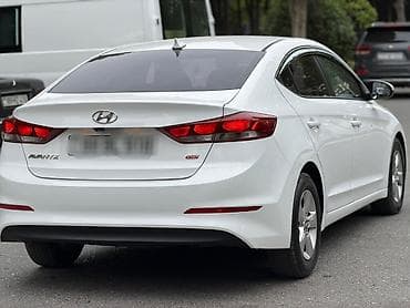 volkswagen passat b6: Hyundai Avante: 1.6 l | 2017 il Sedan — 3