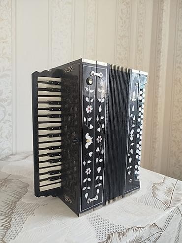 Musiqi alətləri: Qarmon ela veziyyettedir oyma qrif teze köklenib herbir detalı idealdr — 3