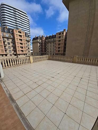 Mənzillər: İcarəyə verilir 4 otaqlı yeni tikili 170 m², Ağ şəhər q. Kateqoriya — 3