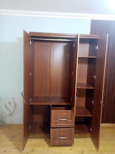 İşlənmiş, 3 qapılı, Güzgülü, Qəhvəyi, Taxta, Açılan, Düz dolab