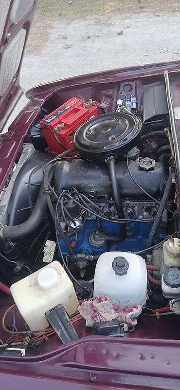 masın 07: VAZ 2107 sedan – tünd bordo rəngli klassik model. - Kuzov: 4 qapılı — 5