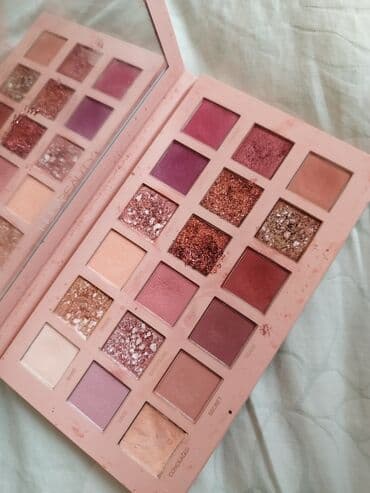 göz altı ləkələr: Göz kölgələri, Kryolan, Ünvandan götürmə — 14