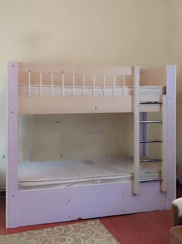 Oğlan və qız üçün, İşlənmiş, Çarpayı, Matras ilə, Siyirməsiz, Taxta — 2