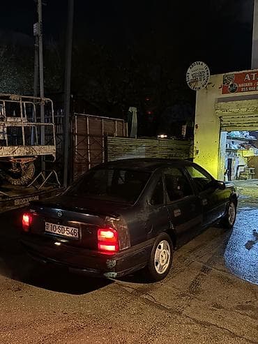 guzgu: Opel Vectra A sedan - Kuzov: 4 qapılı sedan, tünd yaşıl rəng - — 6
