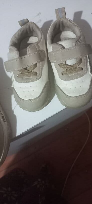 uşaq yeləncəyi: Uşaq üçün iki cüt idman ayaqqabısı dəsti - Növlər: 2 cüt uşaq krosi — 2