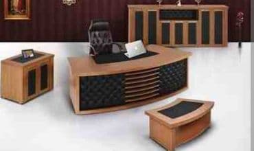 Ofis mebel dəsti - Tərkib: geniş rəhbər masa, yumşaq oturacaqlı