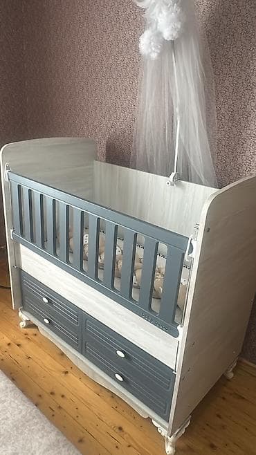 Uşaq beşiyi-Yenidir sadəcə 1 ay istifadə olunub.Heç bir yerində — 2