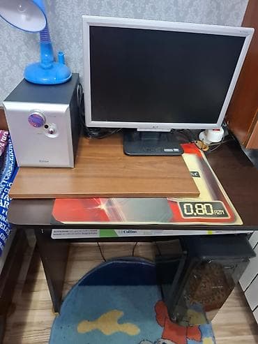 Düz masa, Polkalı, Siyirməsiz, Sadə laminat, Zəmanətsiz, Kredit yoxdur