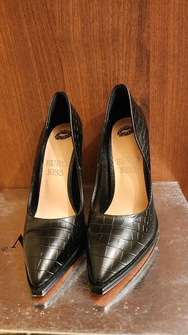 qadın oksfordları: Botinka 37 razmerayaqqabi 35,5-36 .tezedir 25 azn — 6