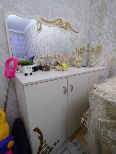 açılıb bağlanan stul: Yeni, Güzgülü, Azərbaycan — 3